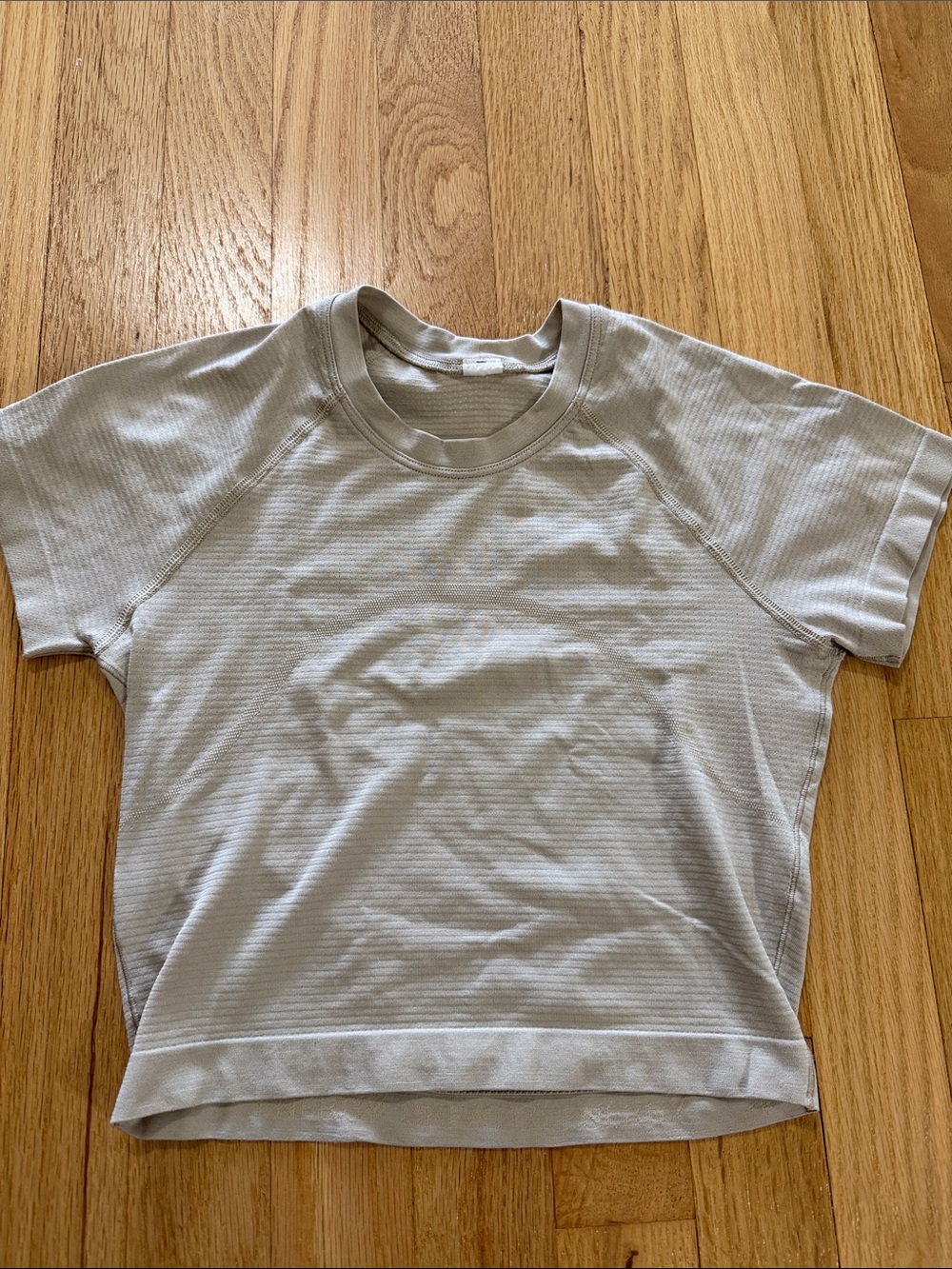 Lululemon Tan Taupe Swiftly Tech 2.0 Cropped Short Sleeve Shirt Sz 4